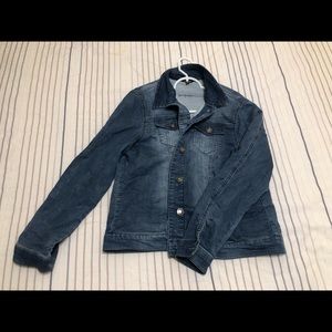 Cotton/Polyester denim colored shirt jacket! Large